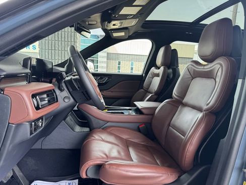 Used 2025 Lincoln Aviator Reserve w/ Luxury Package image 6