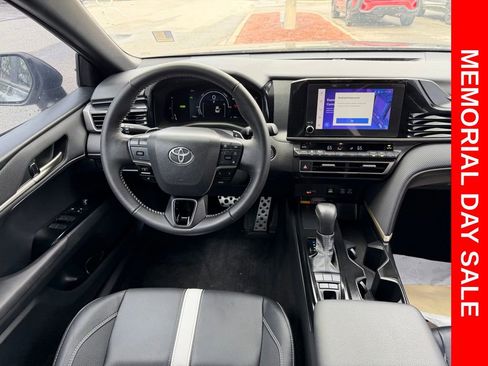 Used 2025 Toyota Camry SE FWD image 20