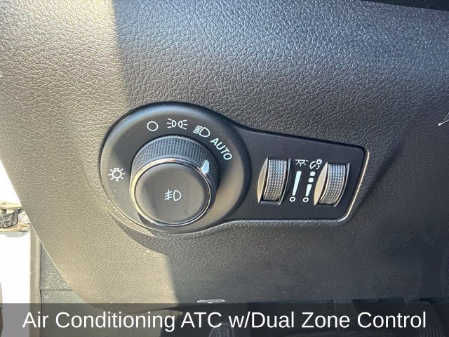 Used 2023 Jeep Compass Latitude AWD/4WD image 12