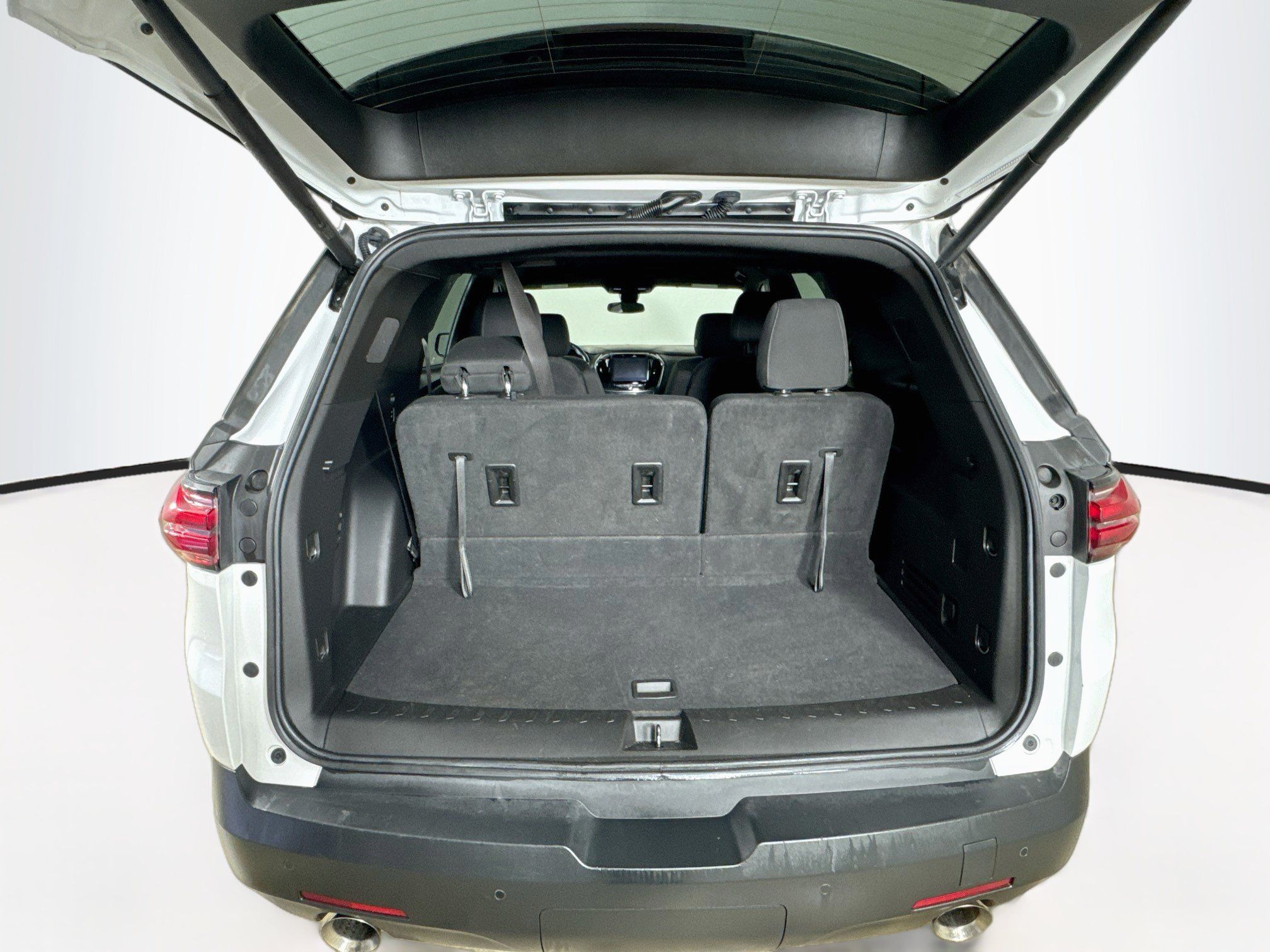 Used 2023 Chevrolet Traverse LT AWD/4WD image 23