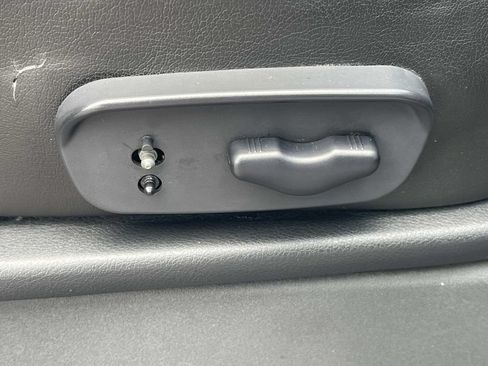 Used 2015 Nissan Armada Platinum w/ 2nd Row Captain Seat Package AWD/4WD image 29