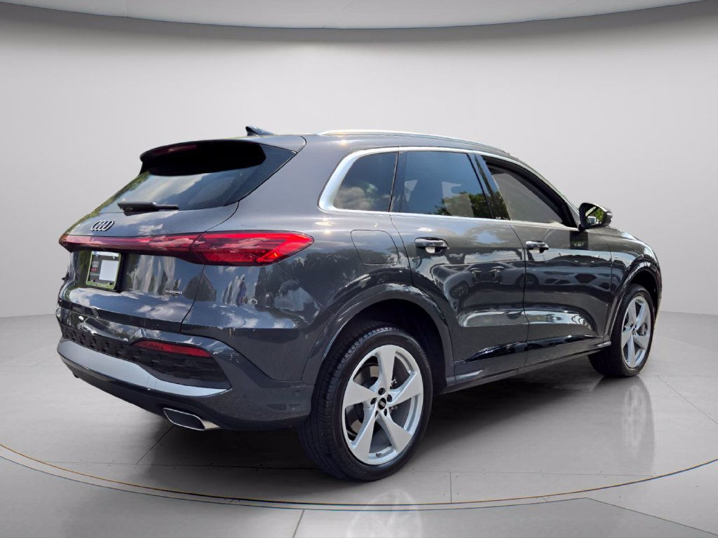 Certified 2025 Audi Q5 Premium AWD/4WD image 7