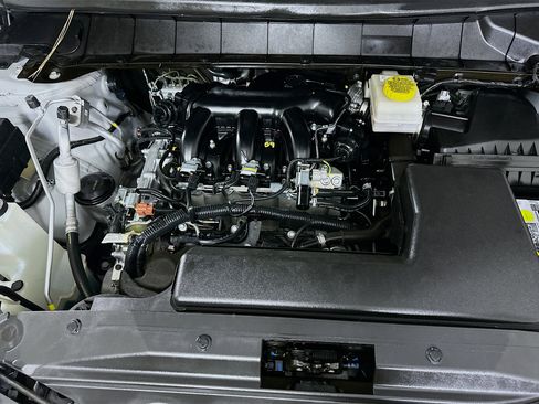 Used 2023 Nissan Pathfinder SV AWD/4WD image 33