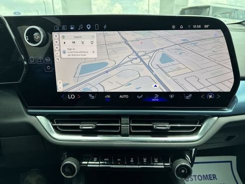 Certified 2024 Chevrolet Equinox EV LT FWD image 23