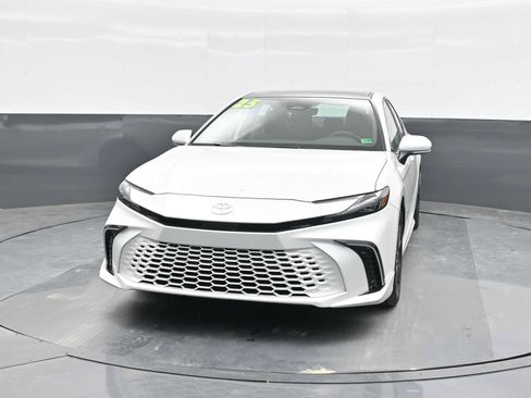 Used 2025 Toyota Camry XSE image 8