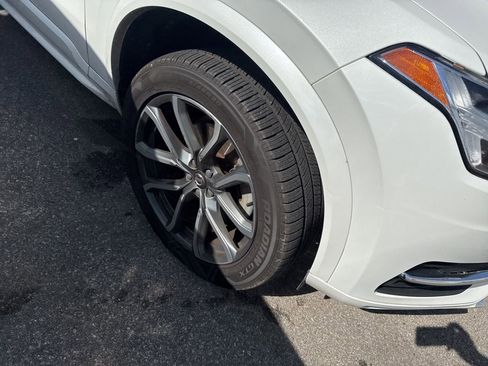 Used 2019 Volvo XC90 T5 Momentum w/ Multimedia Package image 4