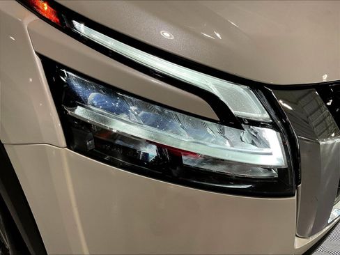Used 2023 Nissan Pathfinder SL w/ SL Premium Package AWD/4WD image 33
