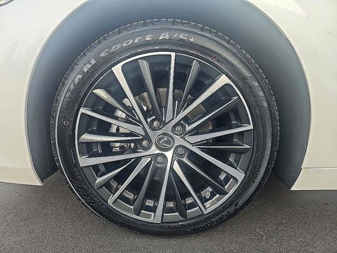 Used 2022 Lexus ES 300h w/ Premium Package image 10