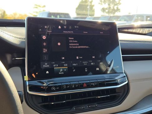 New 2026 Jeep Compass Limited image 28