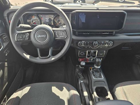 Used 2026 Jeep Wrangler Unlimited Rubicon AWD/4WD image 20