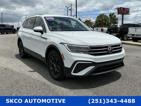 Used 2024 Volkswagen Tiguan SE FWD image 5