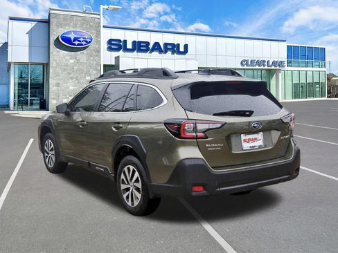 Certified 2025 Subaru Outback Premium AWD/4WD image 4