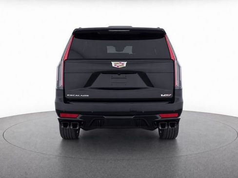 Used 2024 Cadillac Escalade ESV V AWD/4WD image 6