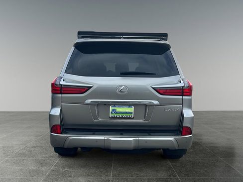 Used 2021 Lexus LX 570 4WD w/ Luxury Package image 8