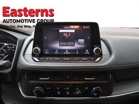 Used 2021 Nissan Rogue S AWD/4WD image 12
