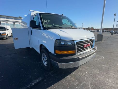 New 2025 GMC Savana 3500 w/ Power Convenience Package image 2
