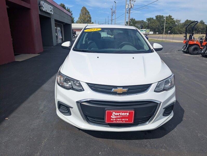 Used 2019 Chevrolet Sonic Premier FWD image 5