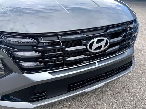 Used 2025 Hyundai Tucson SE FWD image 30