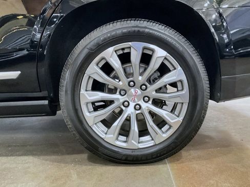 Used 2021 GMC Yukon Denali w/ Denali Ultimate Package image 25