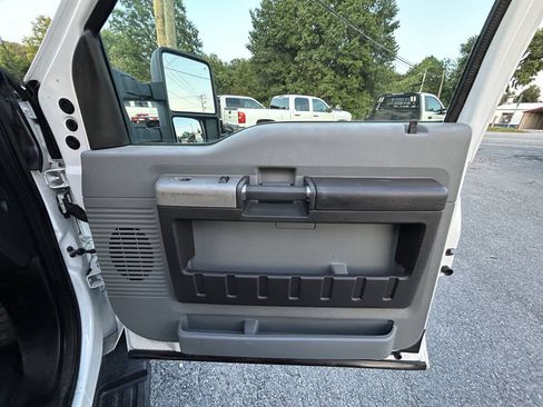 Used 2015 Ford F550 4x4 SuperCab Super Duty image 24