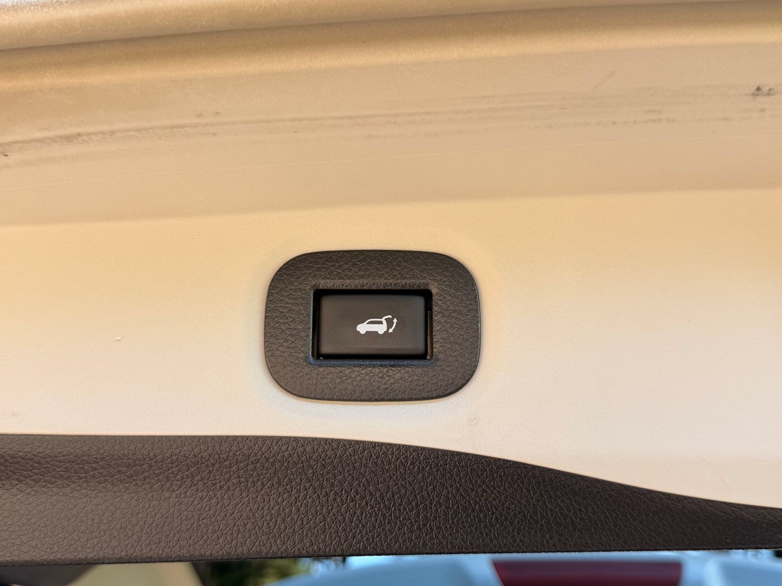 Used 2020 Nissan Rogue SV FWD image 16