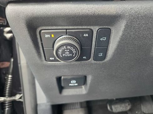 Used 2026 Ford Expedition Tremor AWD/4WD image 19
