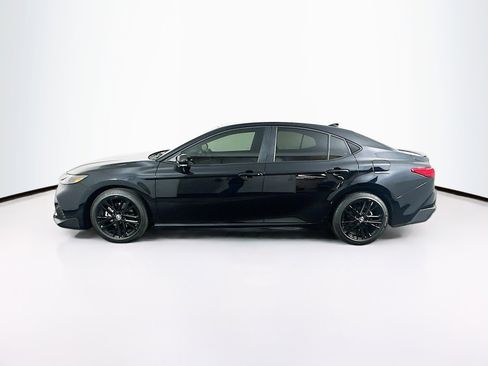 Used 2026 Toyota Camry SE FWD image 4