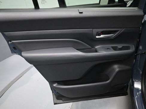 Certified 2025 Toyota Grand Highlander AWD image 30