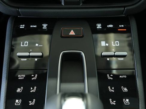 New 2024 Porsche Macan image 21