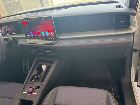 New 2026 Volkswagen Tiguan SE R-Line FWD image 28