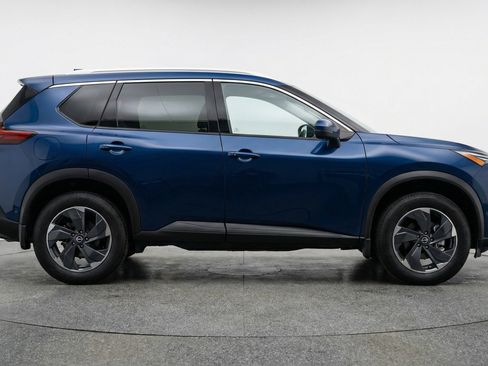 Used 2025 Nissan Rogue SV AWD/4WD image 11