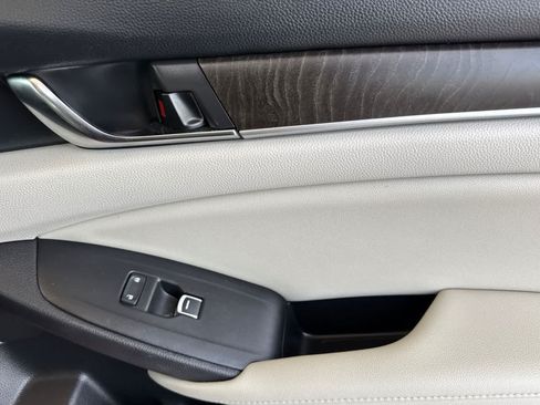 Used 2022 Honda Accord EX-L image 17