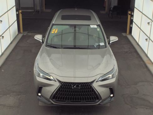Used 2024 Lexus NX 250 FWD image 2