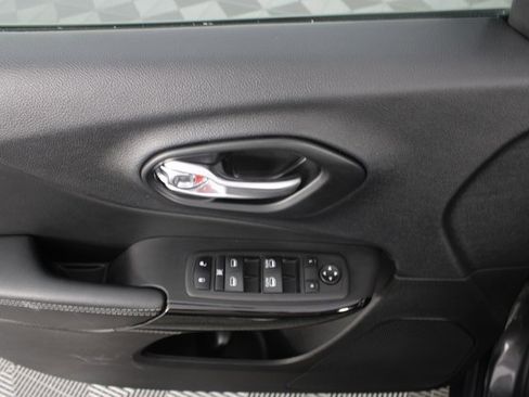 Used 2023 Jeep Cherokee Altitude Lux image 12