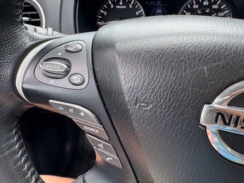 Used 2018 Nissan Pathfinder SV image 46