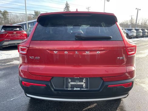 Used 2020 Volvo XC40 T5 Momentum w/ Protection Package Premier image 5