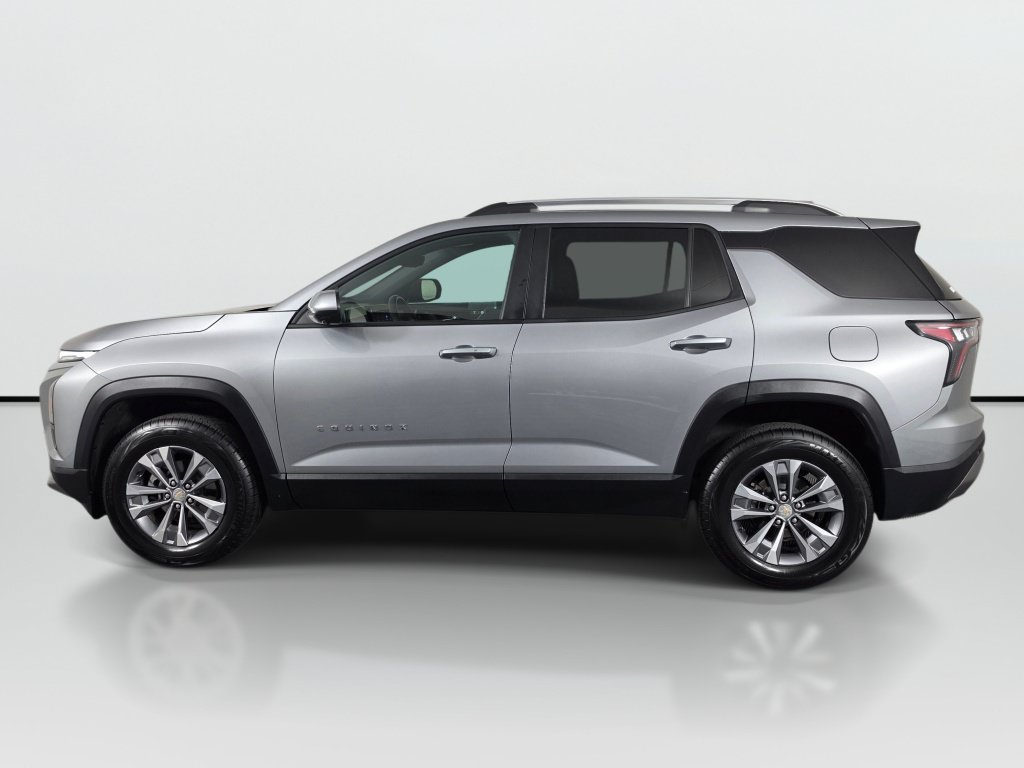 Used 2025 Chevrolet Equinox LT w/ Convenience Package II FWD image 2
