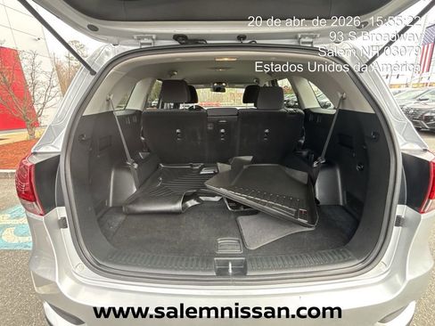 Used 2019 Kia Sorento LX image 19