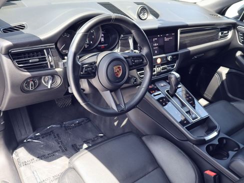 Certified 2023 Porsche Macan GTS w/ Premium Package Plus AWD/4WD image 4
