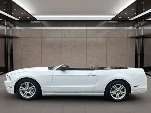 Used 2014 Ford Mustang Convertible RWD image 32