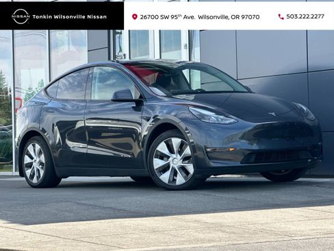 Used 2024 Tesla Model Y Long Range AWD/4WD image 1