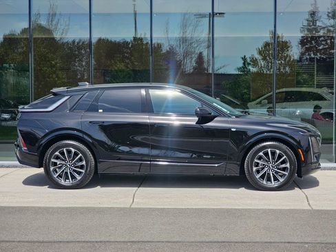 New 2026 Cadillac Lyriq Sport AWD/4WD image 6