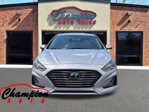 Used 2018 Hyundai Sonata SEL w/ Tech Package 02 FWD image 9