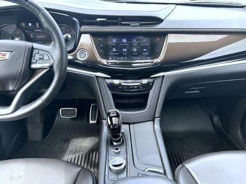Certified 2025 Cadillac XT6 Sport w/ Platinum Package AWD/4WD image 18
