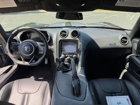Used 2017 Dodge Viper GTC w/ GTS Interior Package RWD image 23