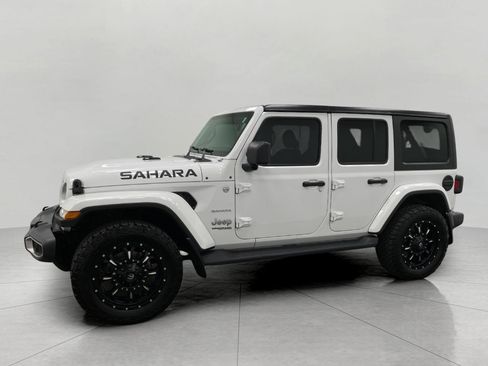 Used 2021 Jeep Wrangler Unlimited Sahara w/ Cold Weather Group AWD/4WD image 9