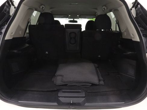 Used 2019 Nissan Rogue S FWD image 21