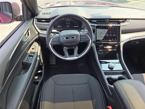 New 2025 Jeep Grand Cherokee L Laredo w/ Luxury Tech Group I image 21