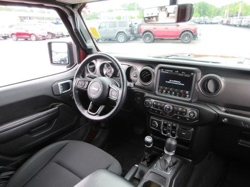 Used 2021 Jeep Wrangler Unlimited Sport AWD/4WD image 26