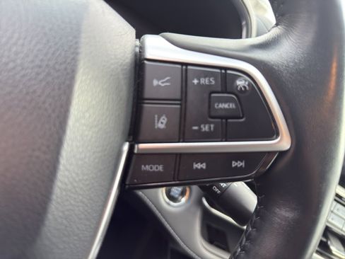 Used 2022 Toyota Highlander Platinum image 12